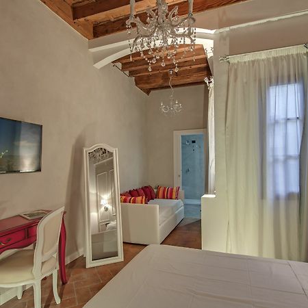 Residenza D'Epoca Borgo Albizi Hotel ฟลอเรนซ์ ภายนอก รูปภาพ