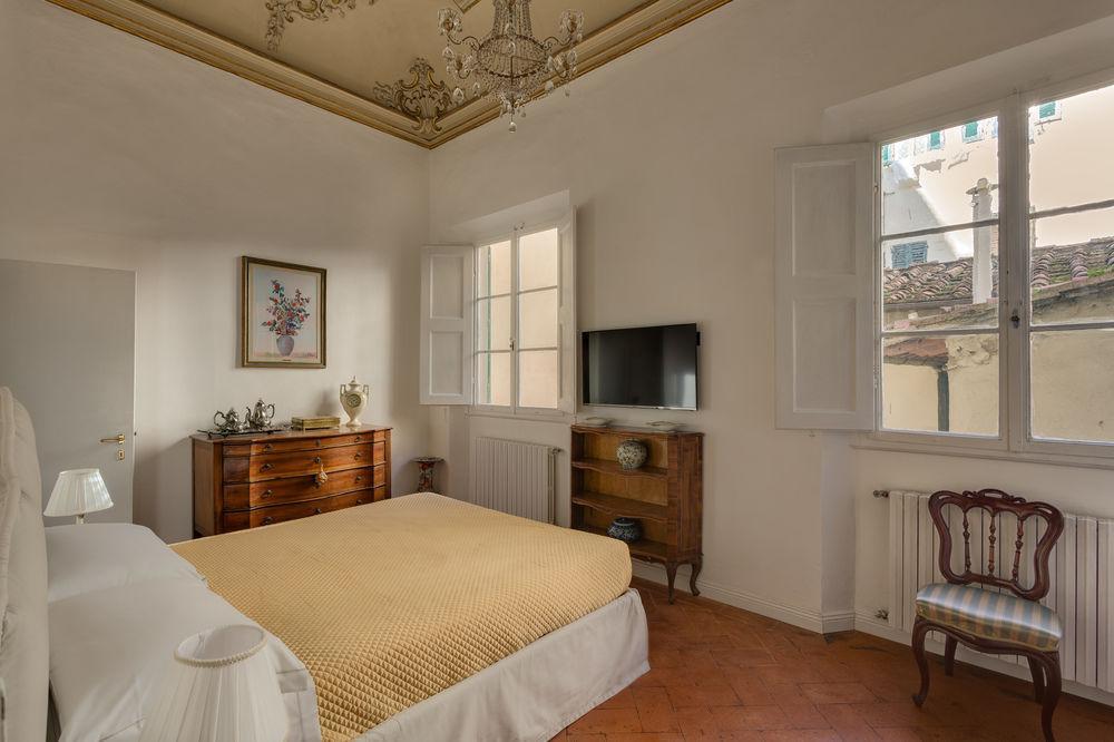 Residenza D'Epoca Borgo Albizi Hotel ฟลอเรนซ์ ภายนอก รูปภาพ