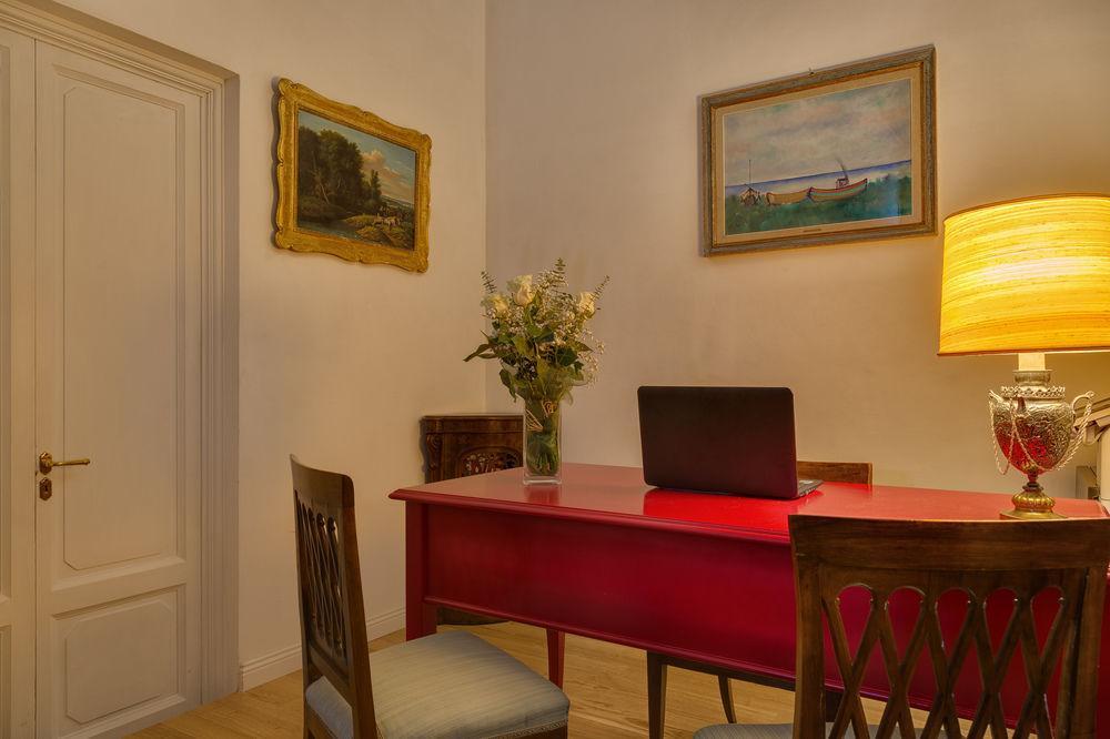 Residenza D'Epoca Borgo Albizi Hotel ฟลอเรนซ์ ภายนอก รูปภาพ