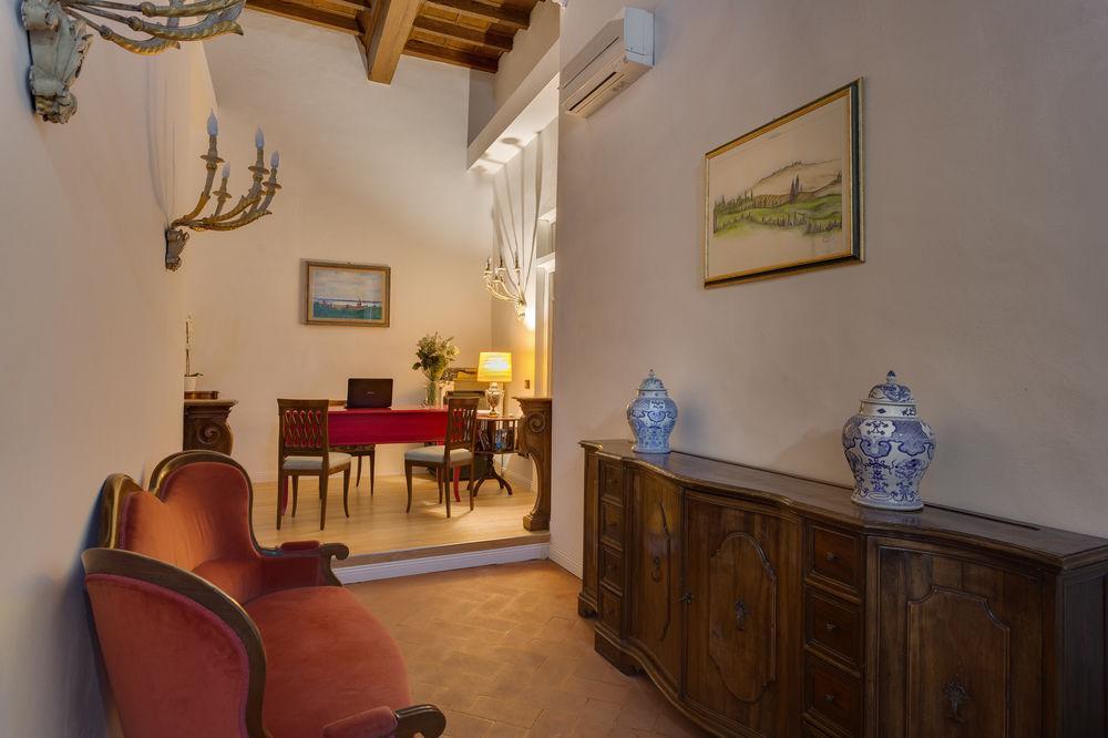 Residenza D'Epoca Borgo Albizi Hotel ฟลอเรนซ์ ภายนอก รูปภาพ