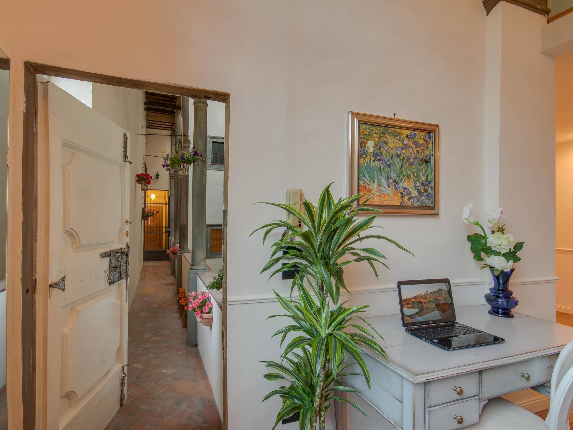 Residenza D'Epoca Borgo Albizi Hotel ฟลอเรนซ์ ภายนอก รูปภาพ