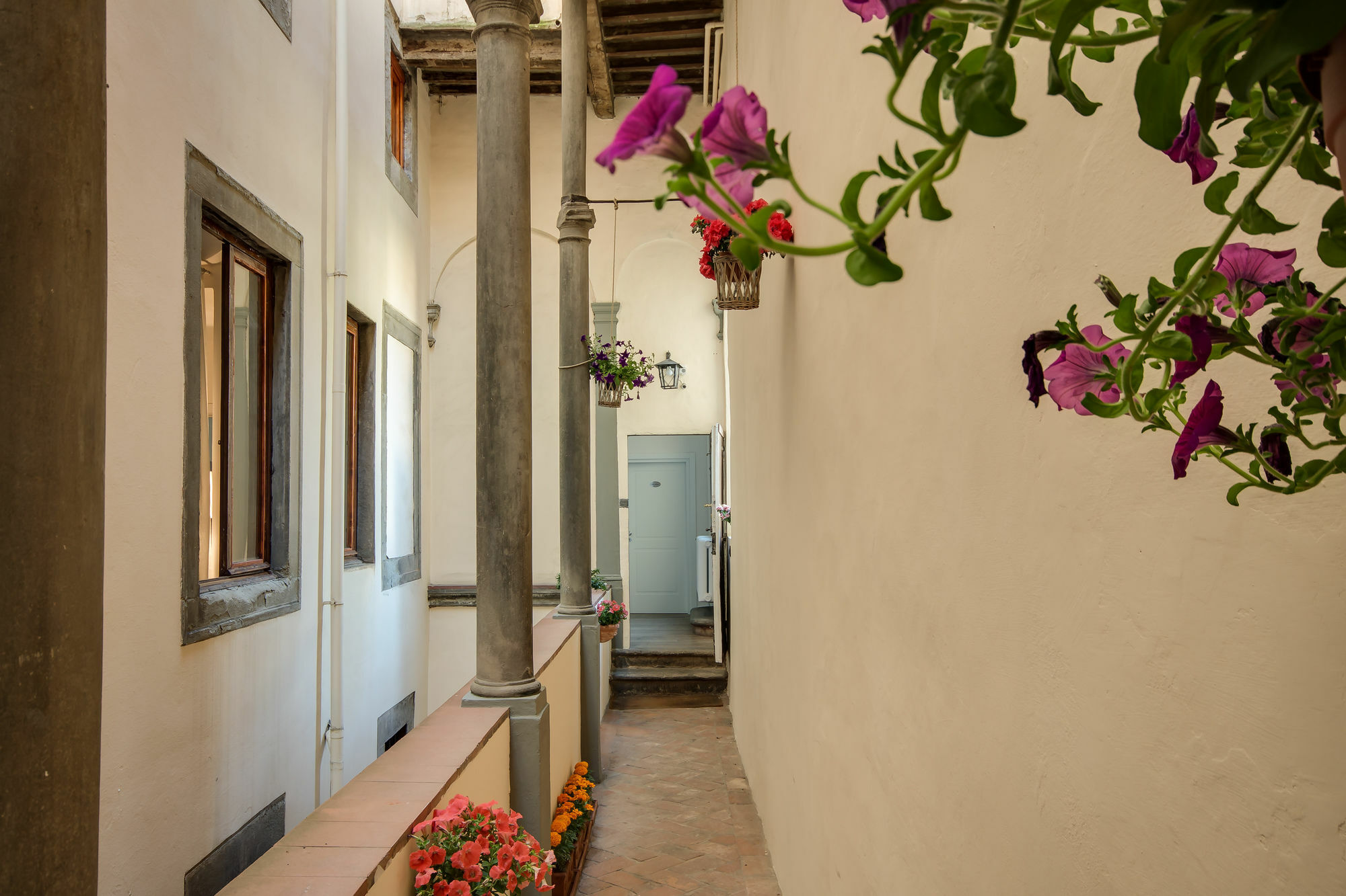 Residenza D'Epoca Borgo Albizi Hotel ฟลอเรนซ์ ภายนอก รูปภาพ
